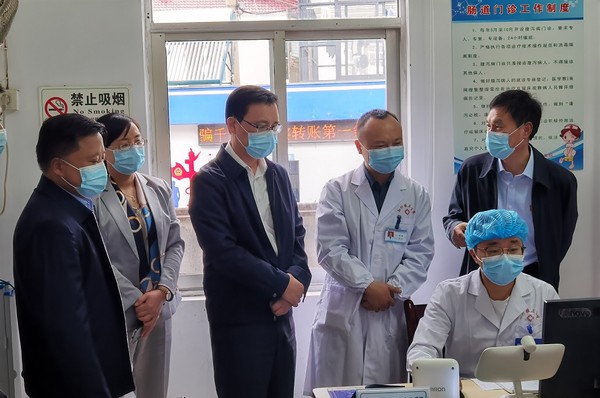 33333310.11省卫健委副主任吴振宇调研卫生健康工作 (2).jpg