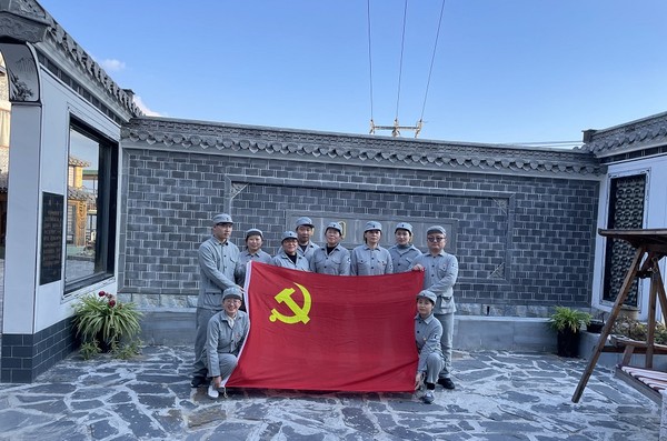 33333311.18保健院大会山红色基地党日活动 (1).jpg